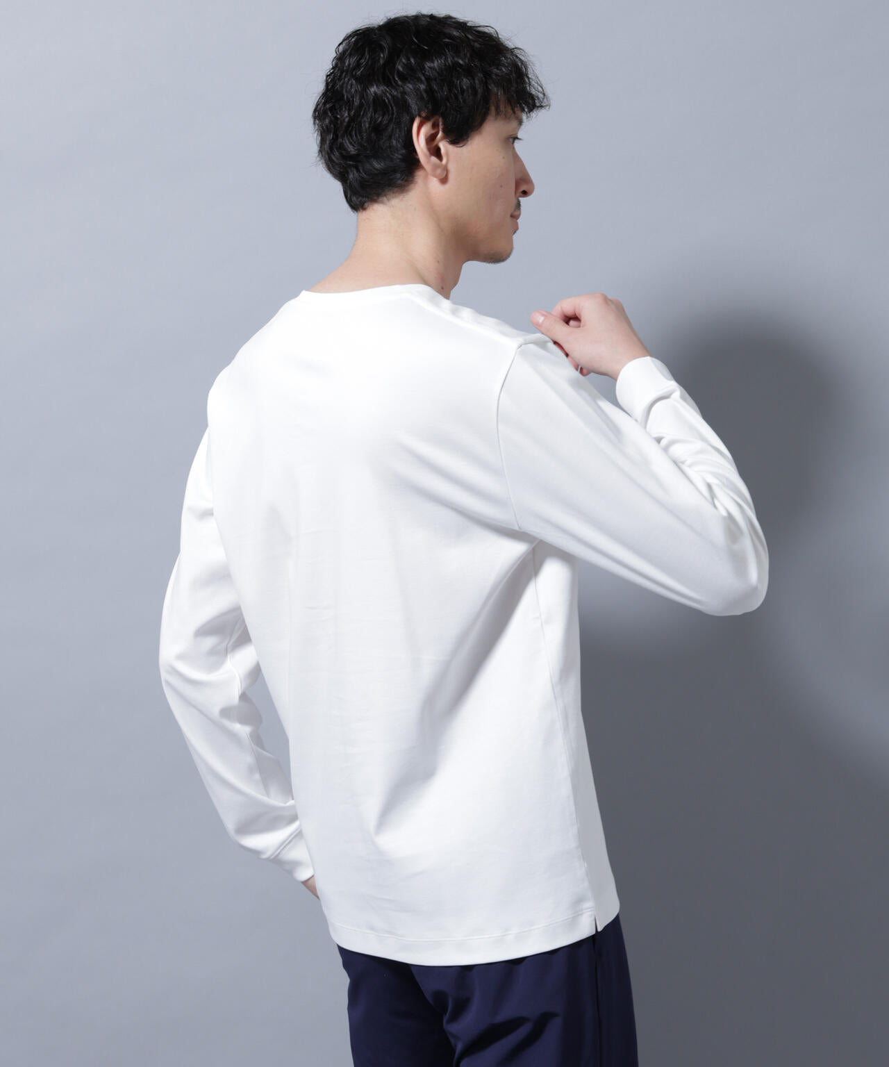 アンチスメルVネックTシャツ 長袖 6725223209