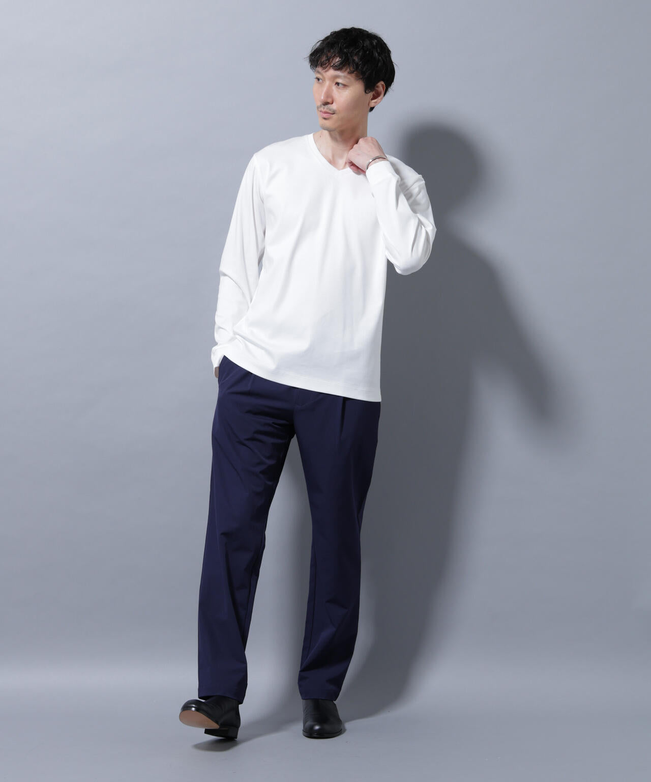 アンチスメルVネックTシャツ 長袖 6725223209