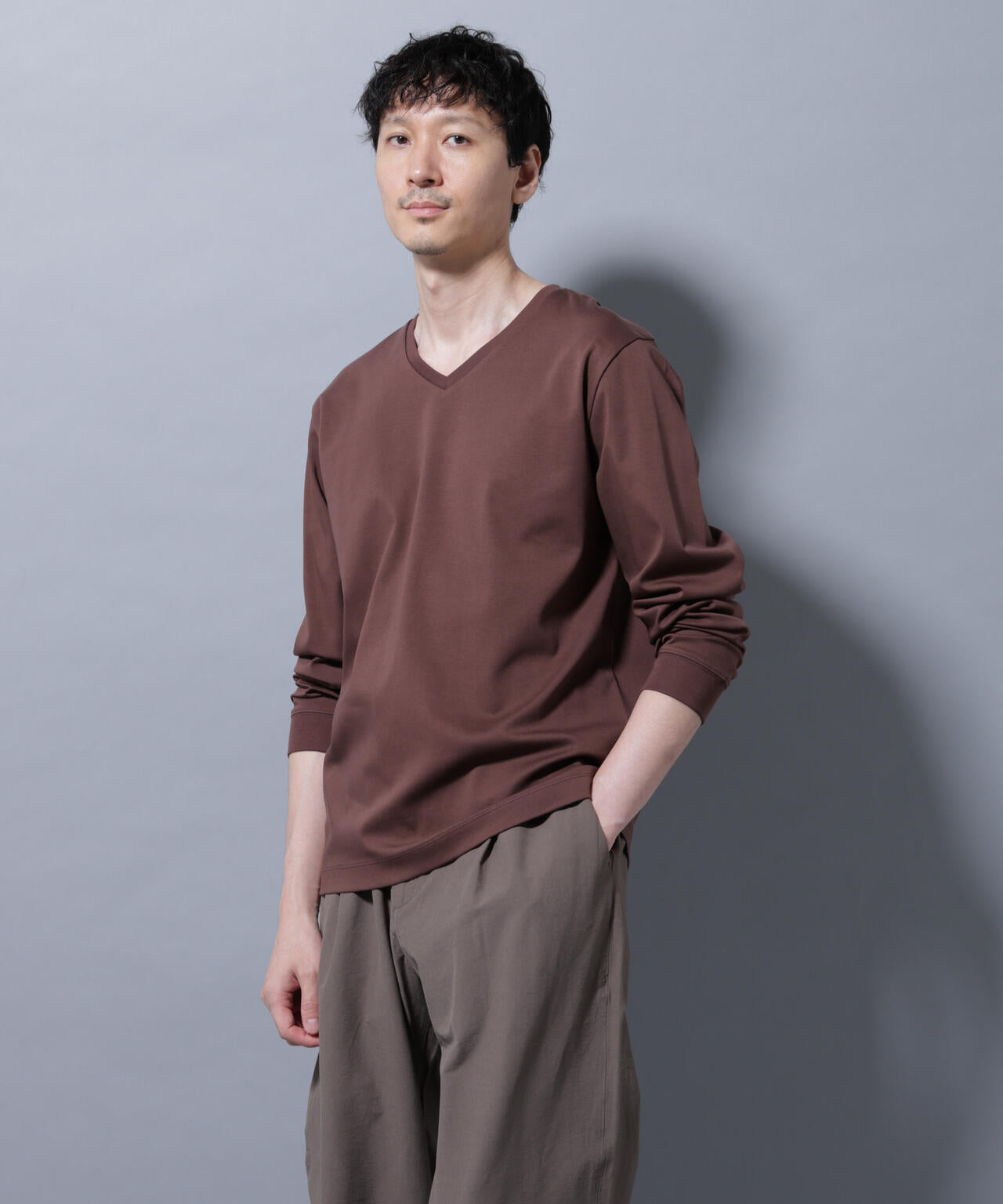 アンチスメルVネックTシャツ 長袖 6725223209