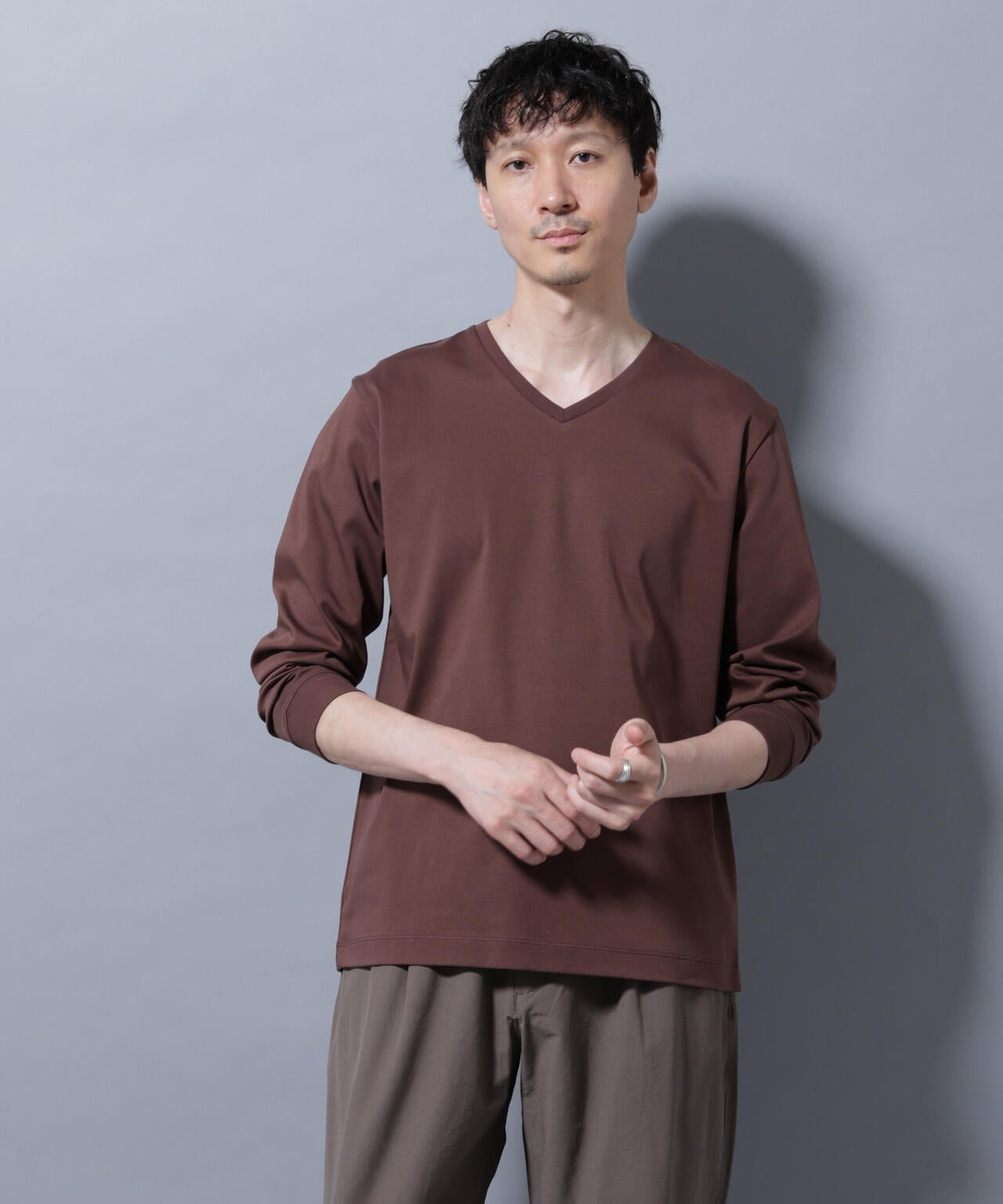 アンチスメルVネックTシャツ 長袖 6725223209