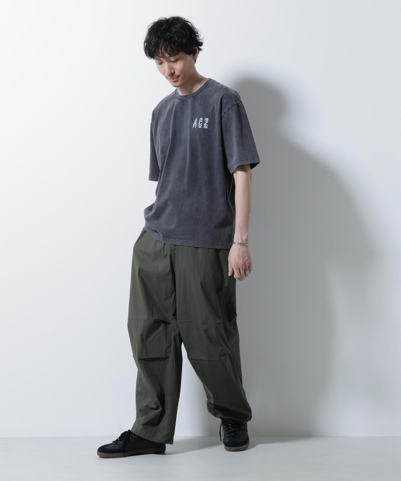 「A-C-Z」ピグメントグラフィックTシャツ 半袖 6725224210