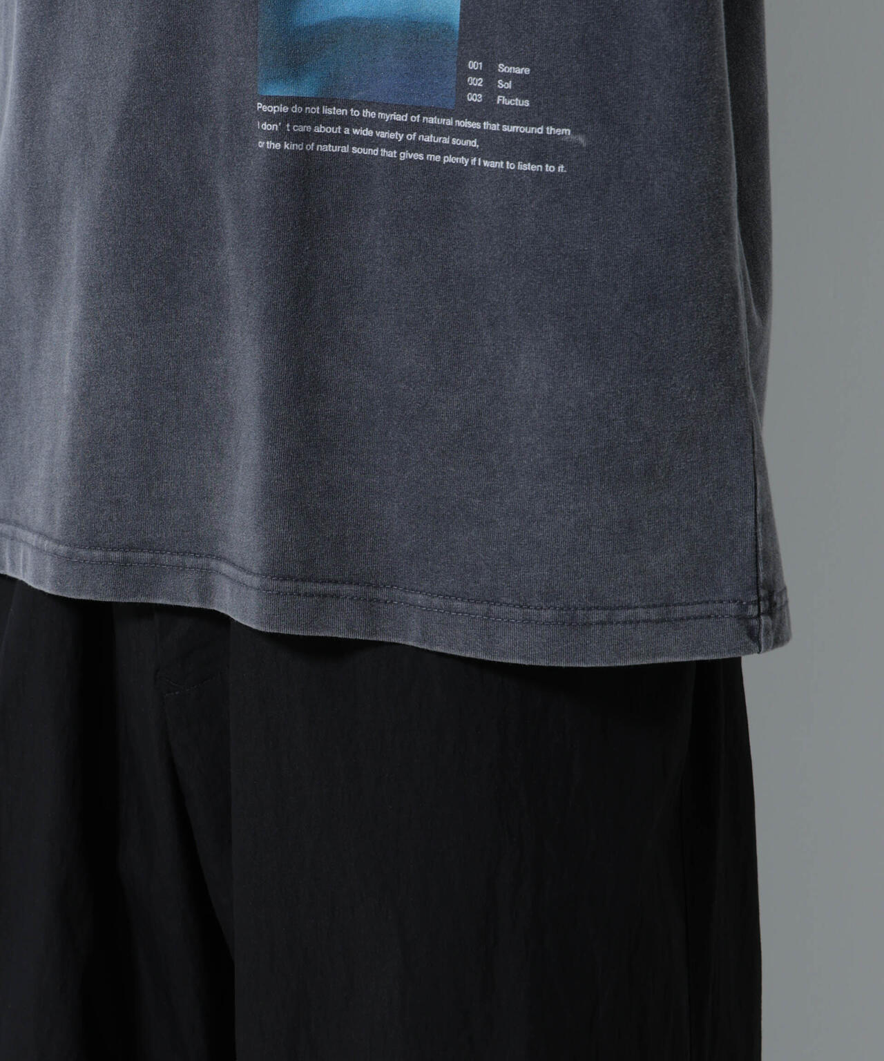 「A-C-Z」ピグメントグラフィックTシャツ 半袖 6725224210