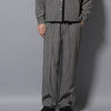 グレー