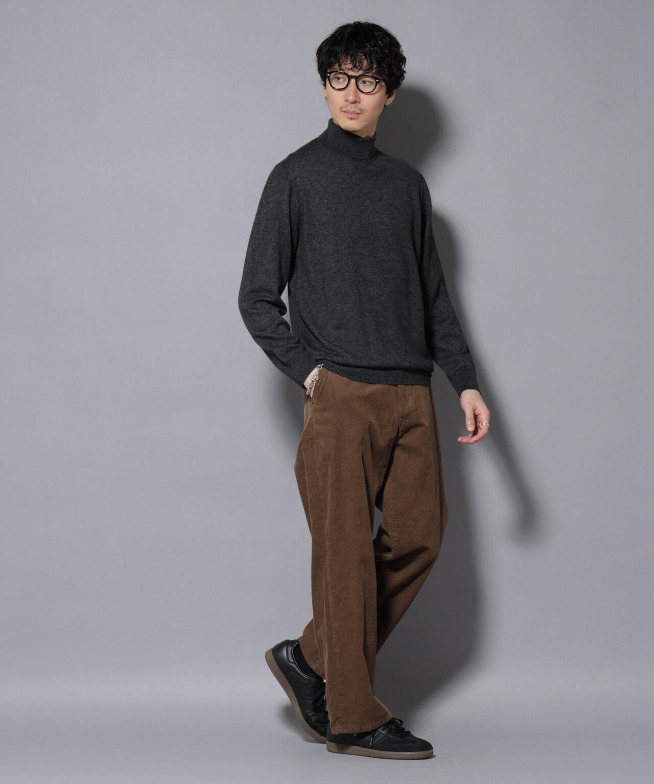 カシミヤミックスタートルネックニット