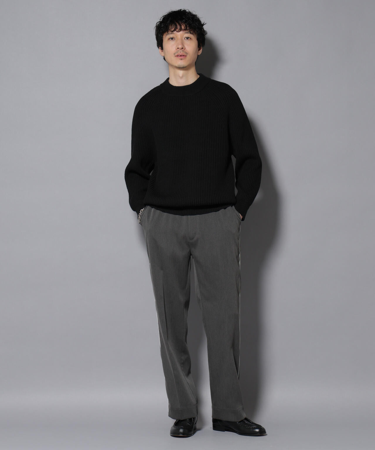 ウォーム側章ストレートスラックス 6726127201