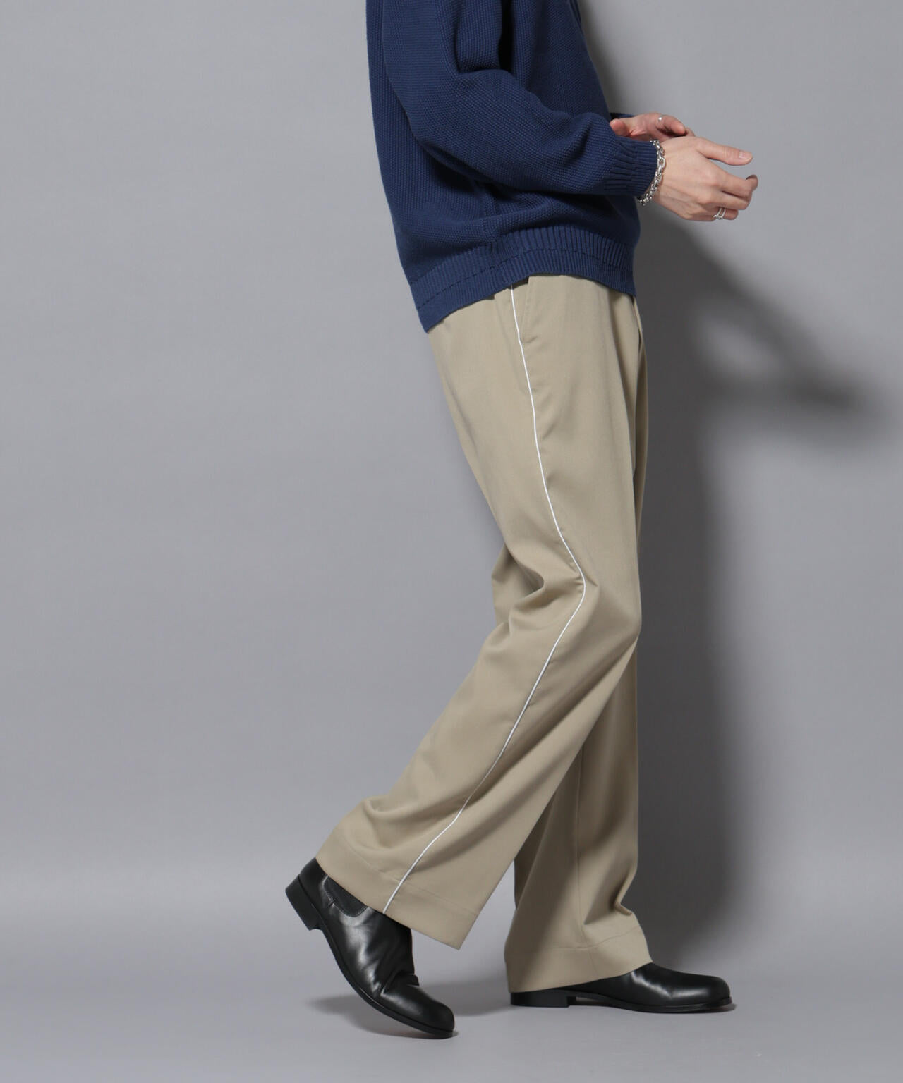 ウォーム側章ストレートスラックス 6726127201