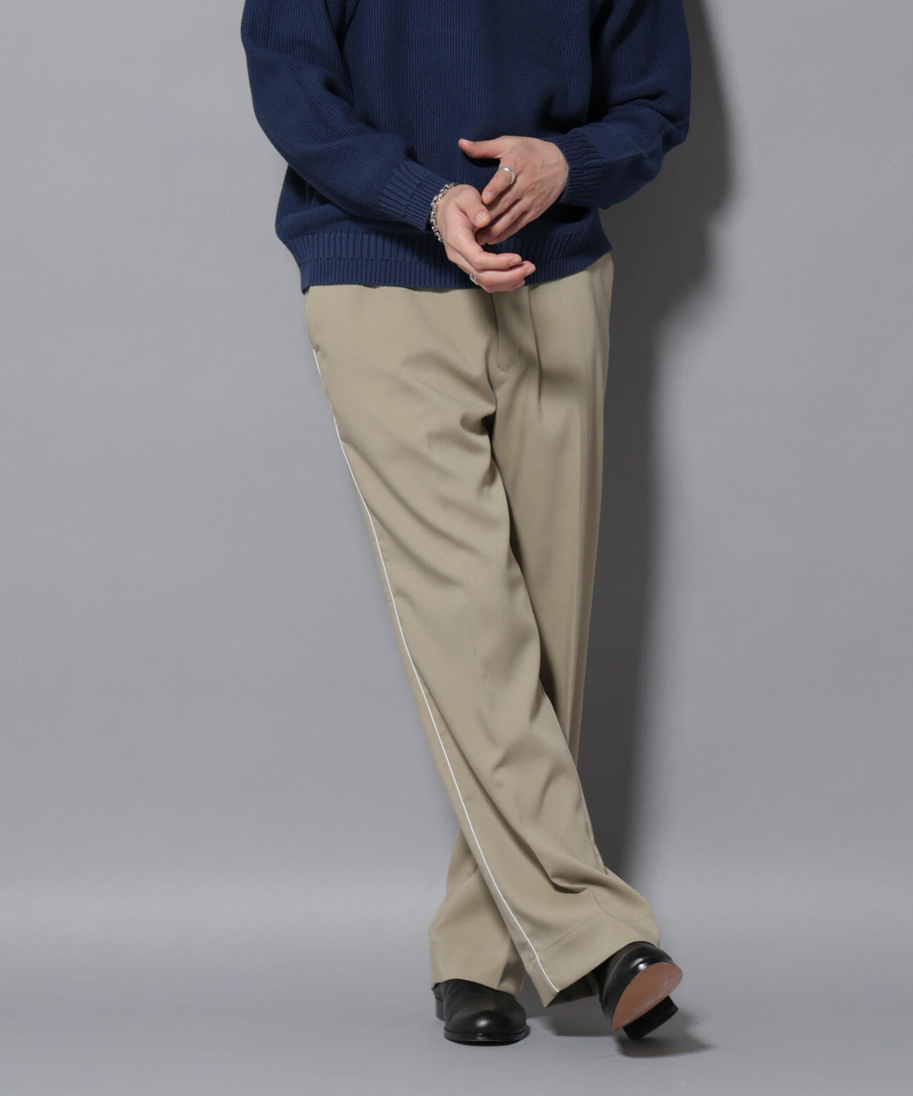 ウォーム側章ストレートスラックス 6726127201