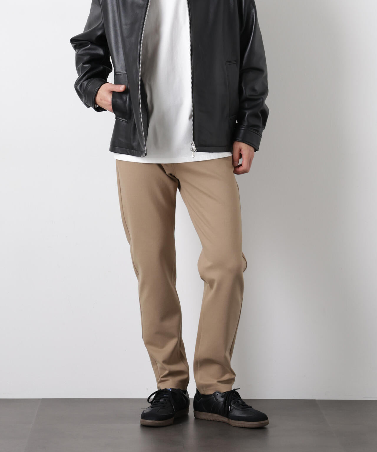 ストレッチ5Pテーパードパンツ