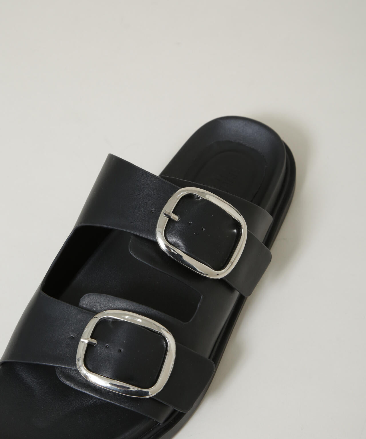 ビッグバックルサンダル 6726135202