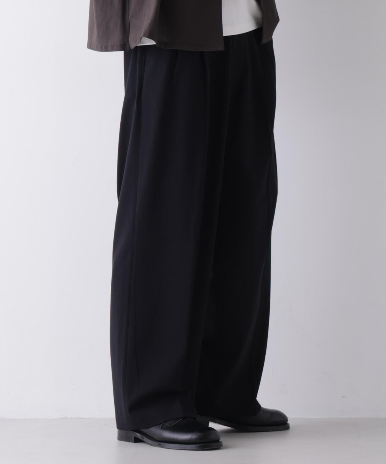 185cm B:92 W:77 H:90 着用サイズ：L