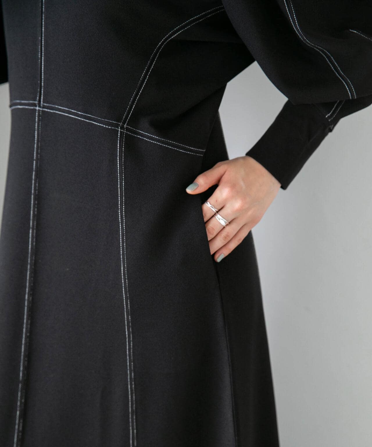 LB.04/WEB限定 配色ステッチ袖ボリュームワンピース【低身長サイズ有】 6733119318