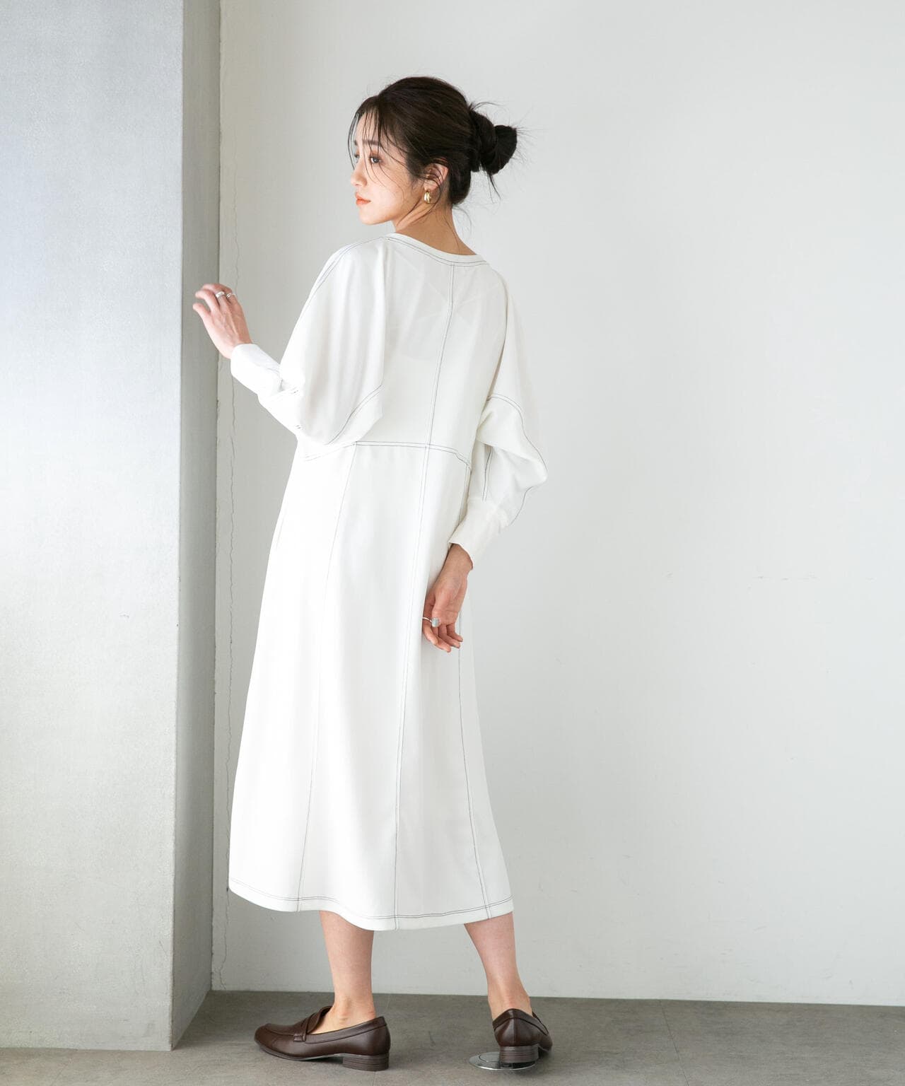 LB.04/WEB限定 配色ステッチ袖ボリュームワンピース【低身長サイズ有】 6733119318