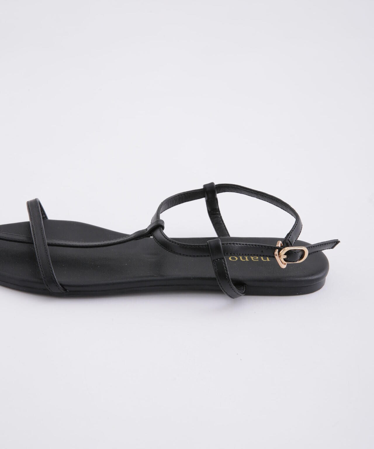 LB.04/Tストラップフラットサンダル