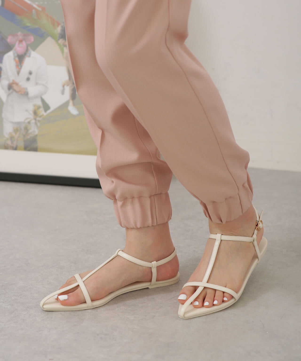 LB.04/Tストラップフラットサンダル 6733135310