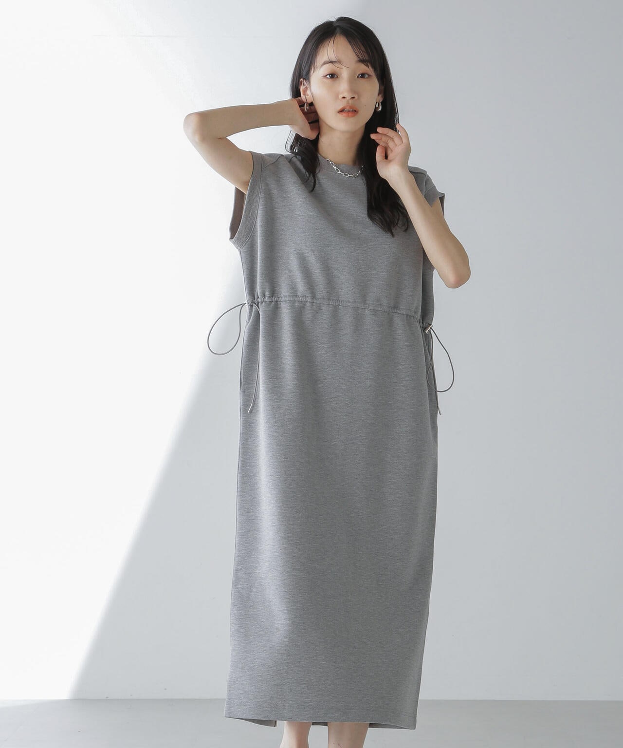 フロントドロストフレンチスリーブワンピース 6734119331