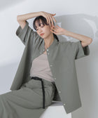 カーキグレー