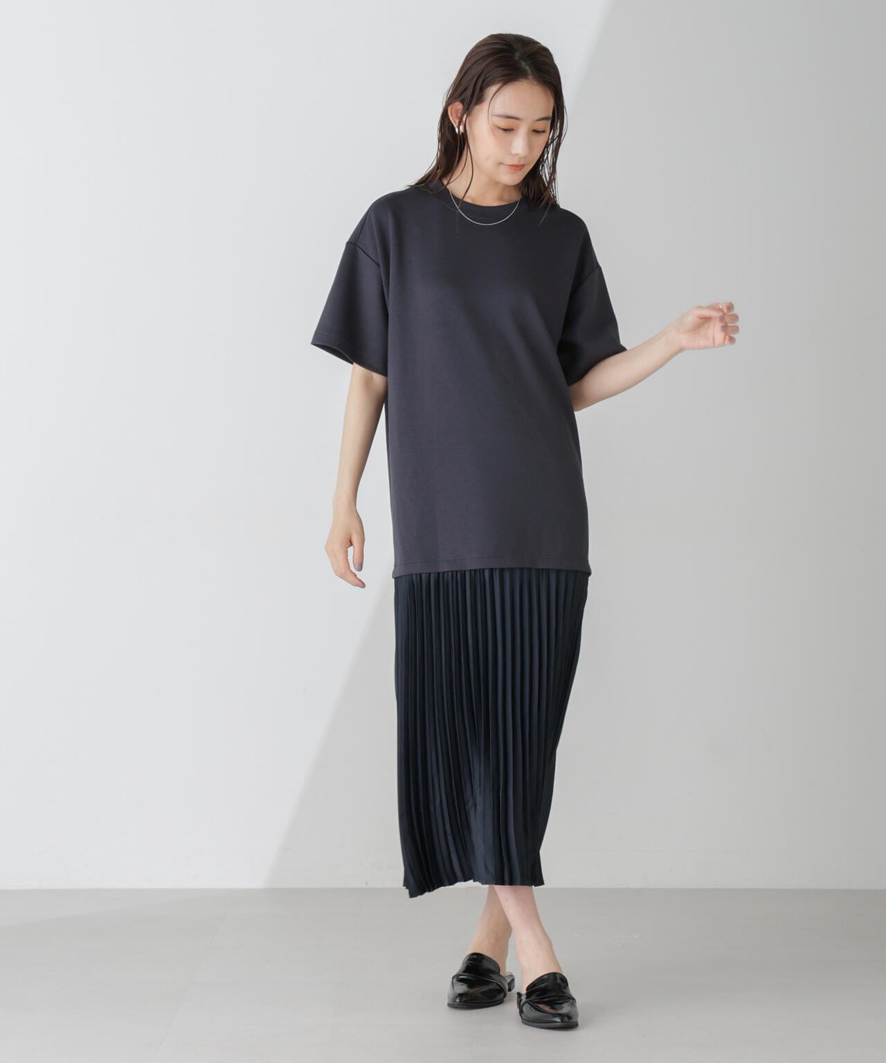 美品　ナゴンスタン 長袖ワンピース ドッキング　プリーツ　ナイロン 美品 ナゴンスタン 長袖ワンピース ドッキング プリーツ ナイロン