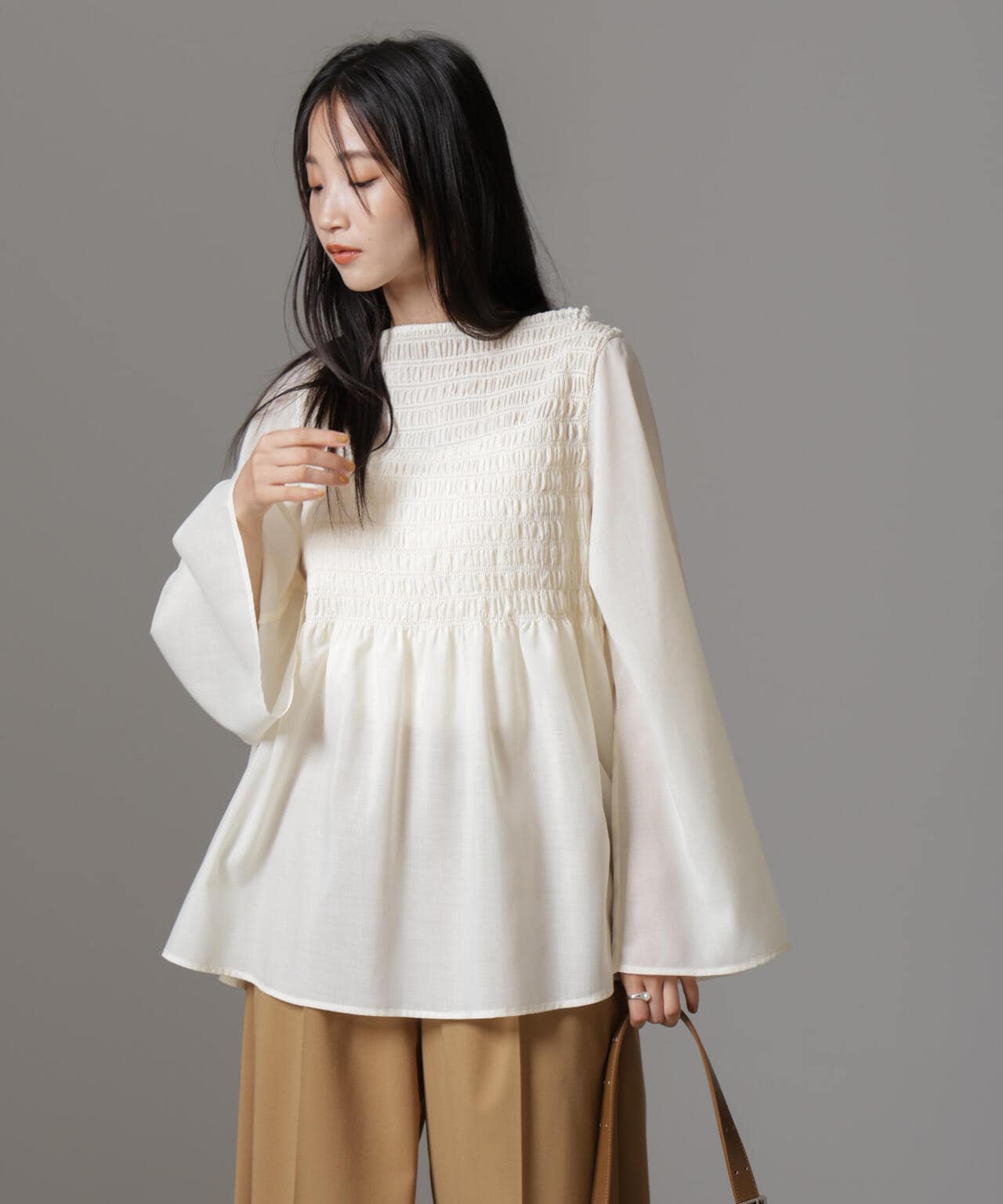 シャーリング フレア スリーブ ブラウス