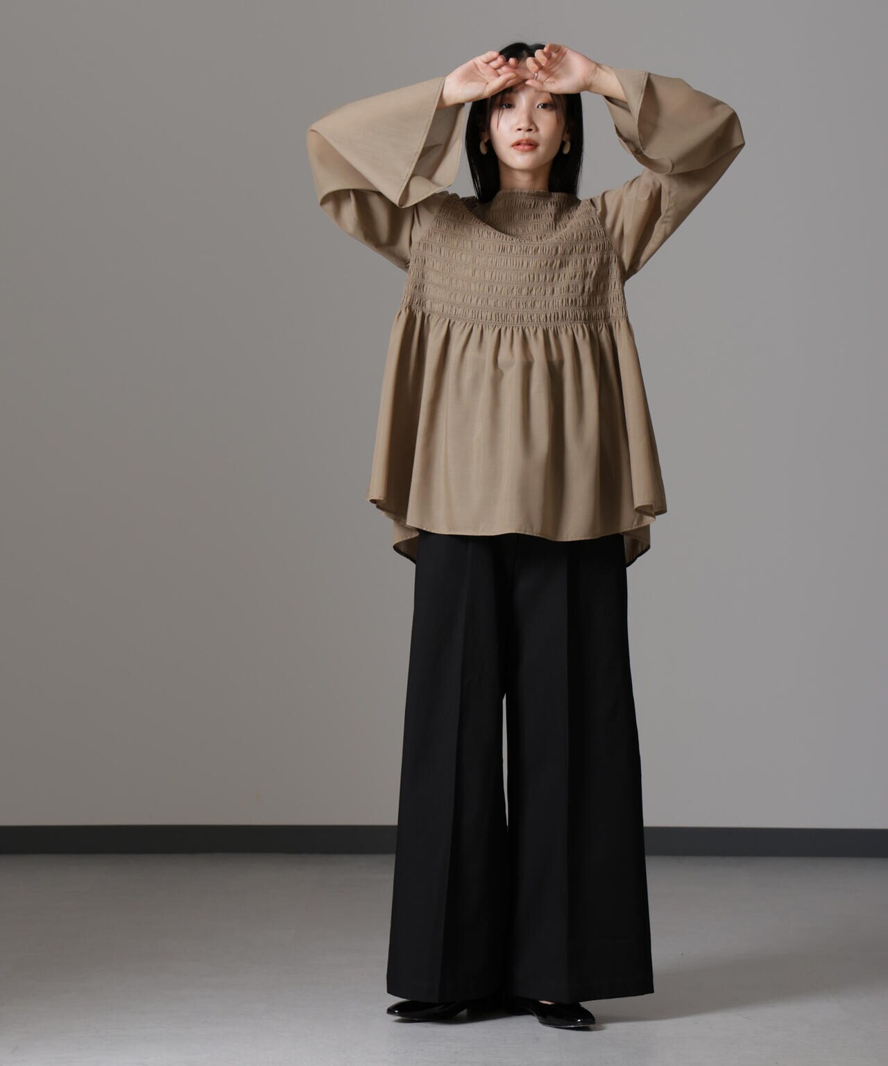 シャーリング フレア スリーブ ブラウス