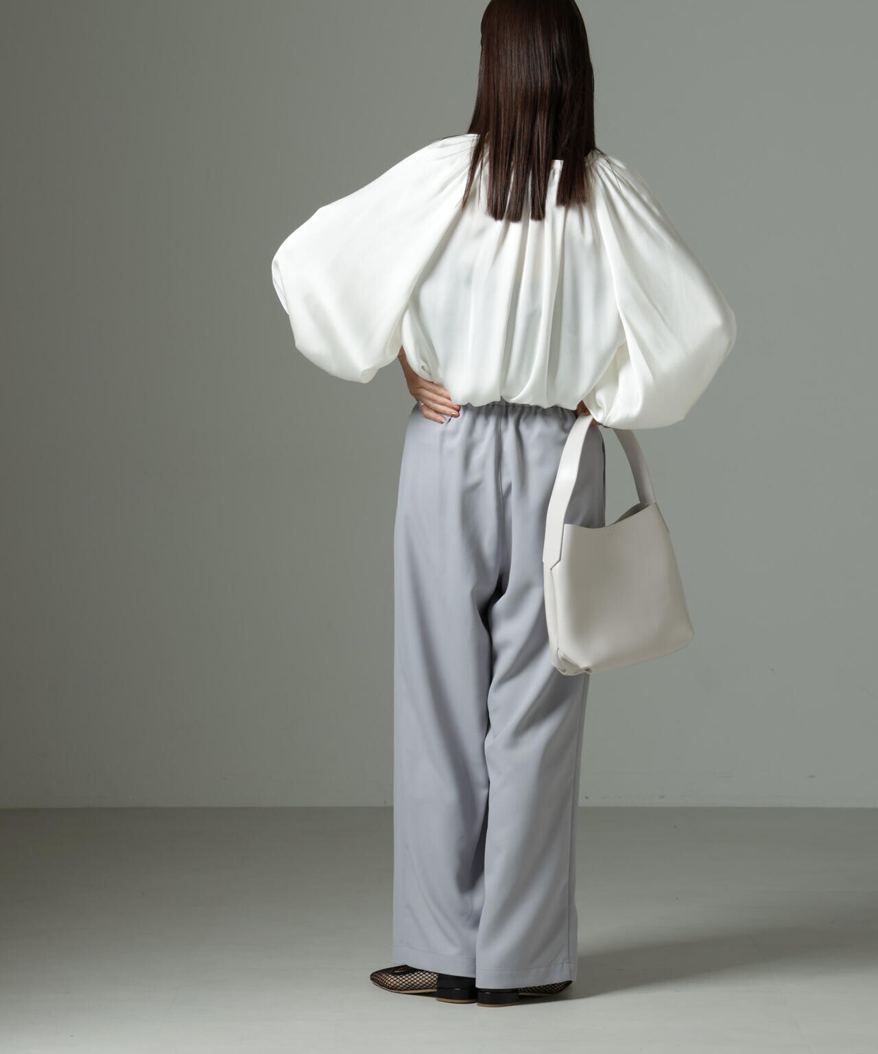 【 HER. 】ボリューム袖 ホワイト ブラウス Blouse | Tops | HER. Online Store