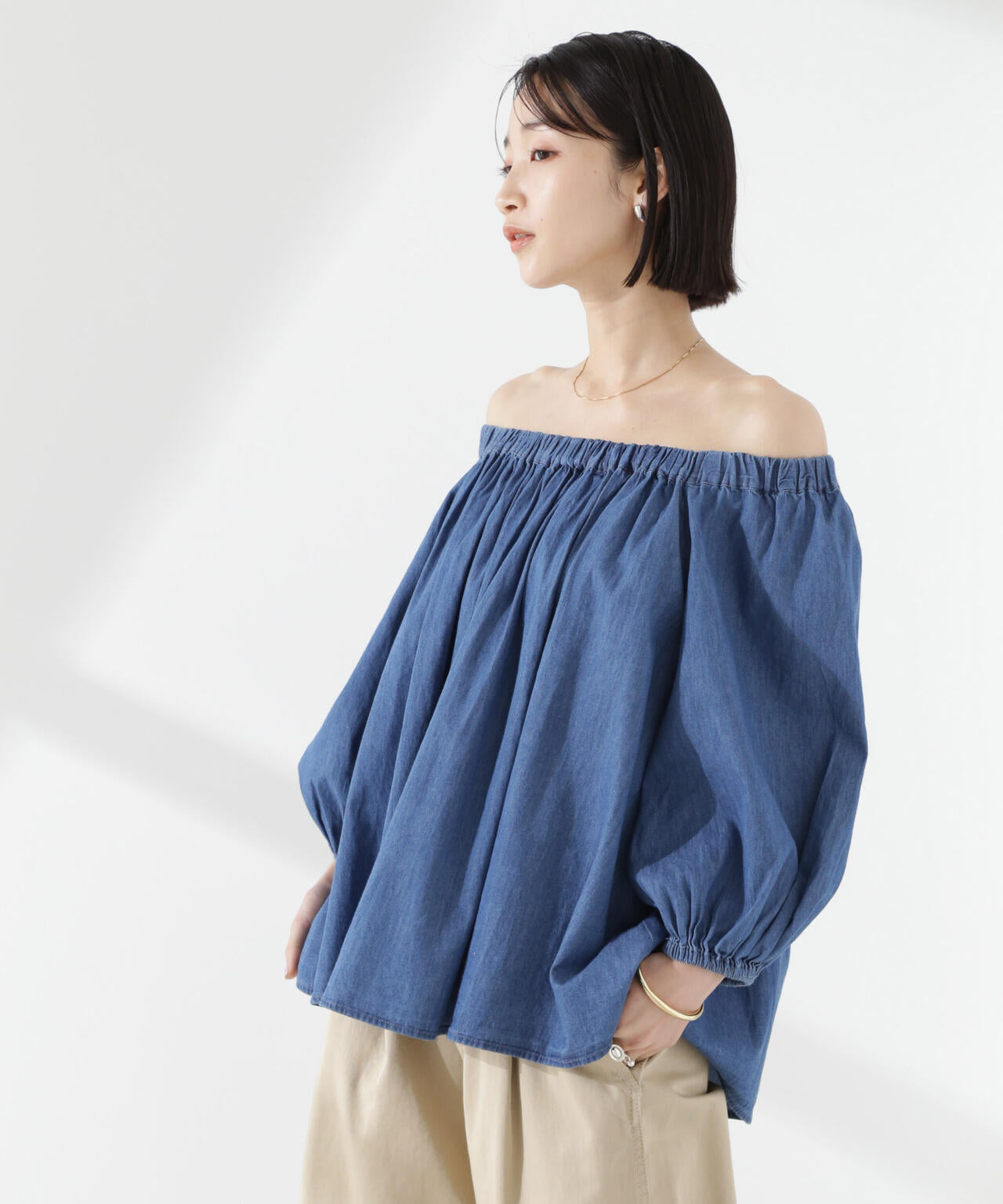 yuni ユニ　ギャザーブラウス　水色　ストライプ　ゆったり　身幅83 2024/定価1.9万】ユニ yuni IS LIKE A FLOWER TO ME. ハイ