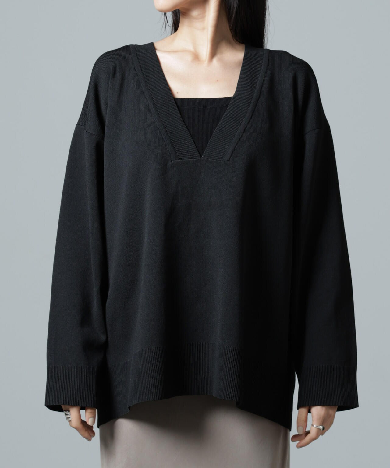 着やせニット バックスリットVニット 大人気完売品 新品