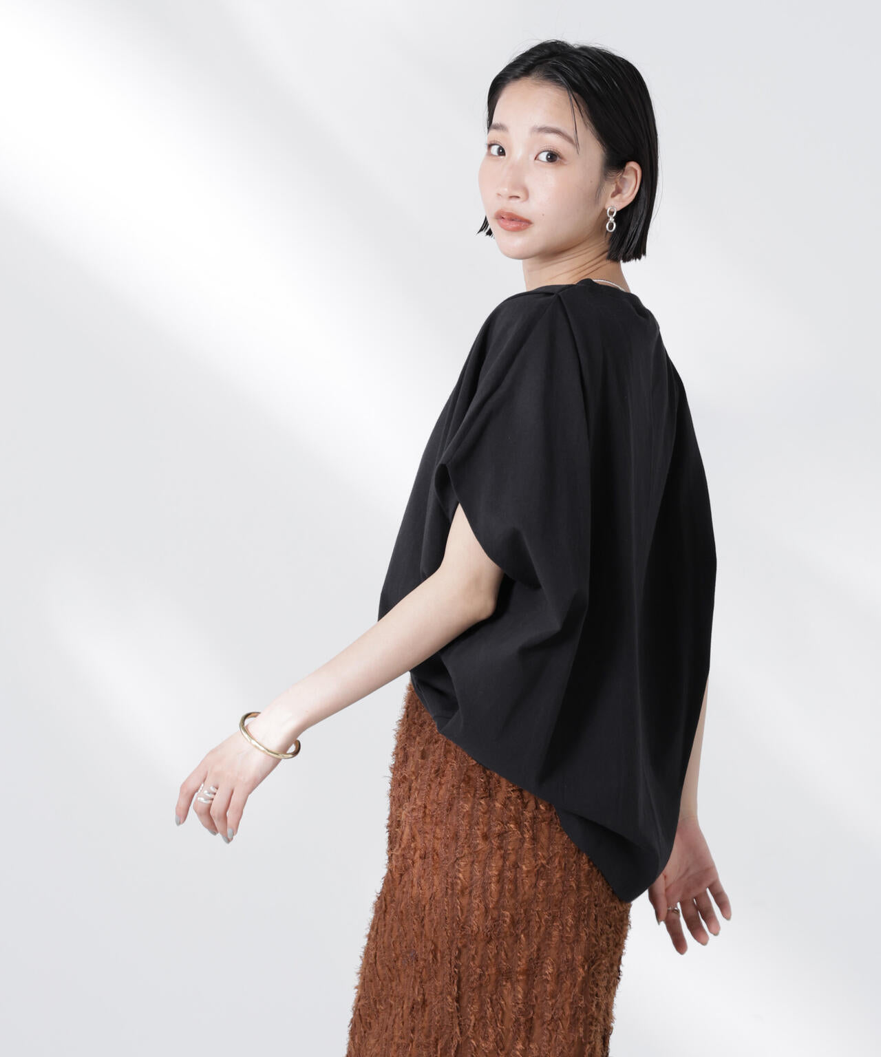 変形スリーブ カット トップス