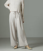 ライトベージュ