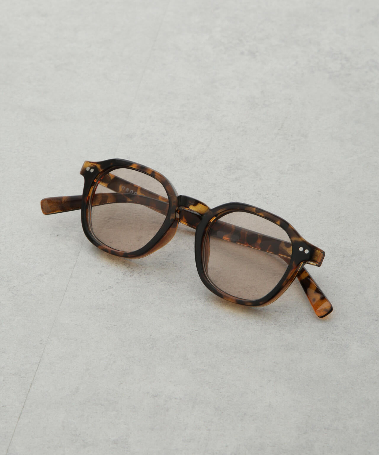 saraghina ブラウン ラウンド型サングラス ケース付き saraghina ブラウン ラウンド型サングラス ケース付き