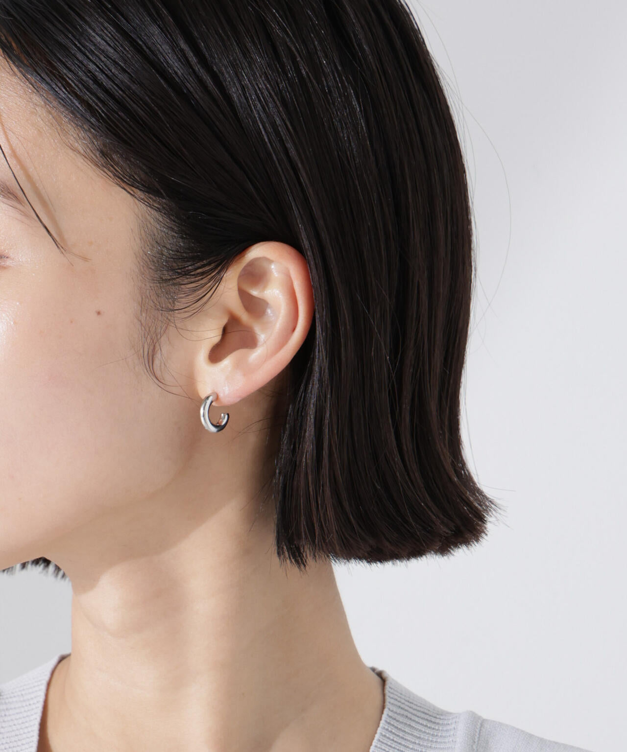 【CHANEL】CCパール ブローチ アイコニックな輝きで華やかさを 人気のCC 素敵なパール】CHANEL パールブローチ (CHANEL