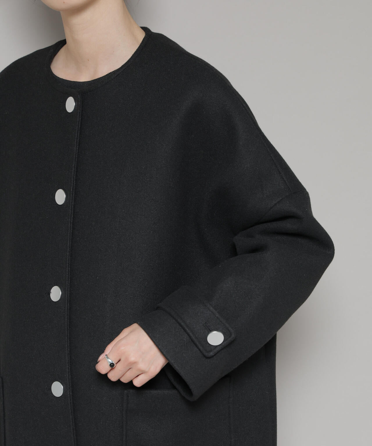 ノーカラーコクーンミドルコート 6735211301