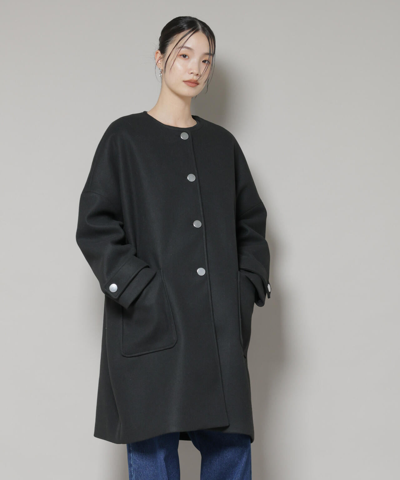 ノーカラーコクーンミドルコート