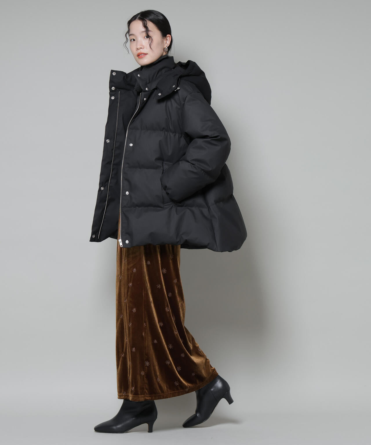 未使用美品ダウンコート Aライン 防寒着  ミディアム丈 ダウンコート レディース ロング アウター 秋冬 ダウンジャケット A