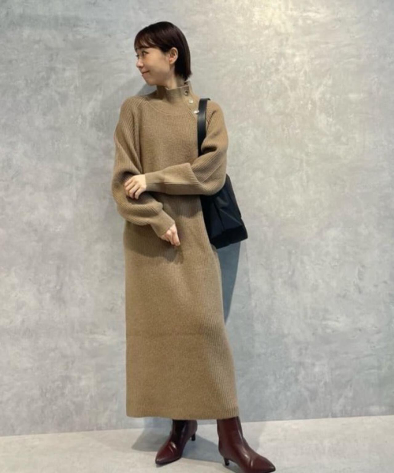 釦 ディティール ニット ワンピース