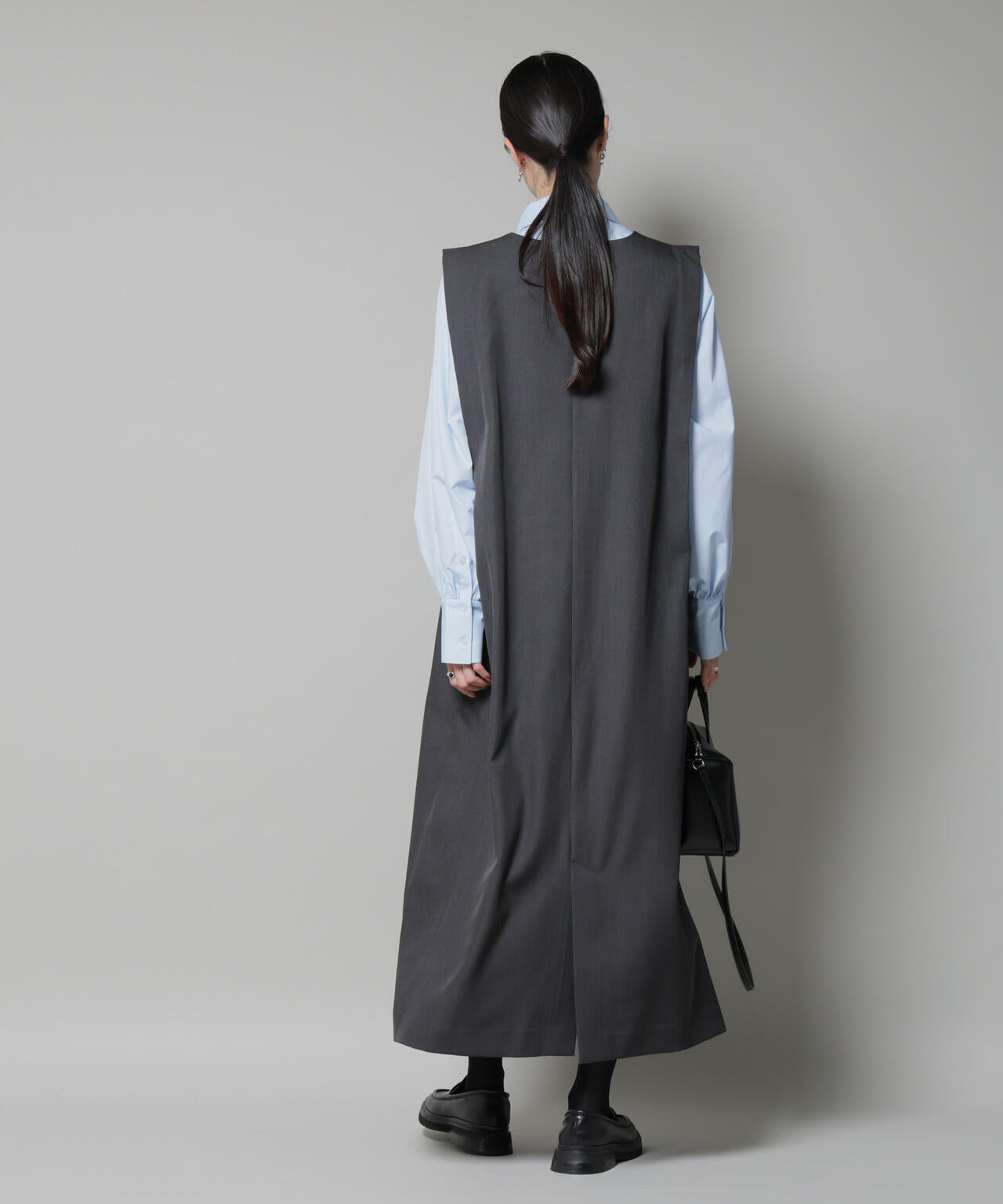 ショルダータック Vネック ワンピース