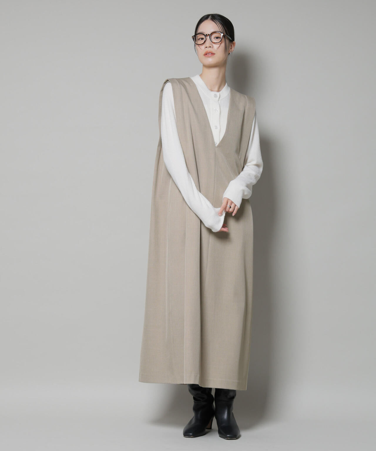 ショルダータック Vネック ワンピース