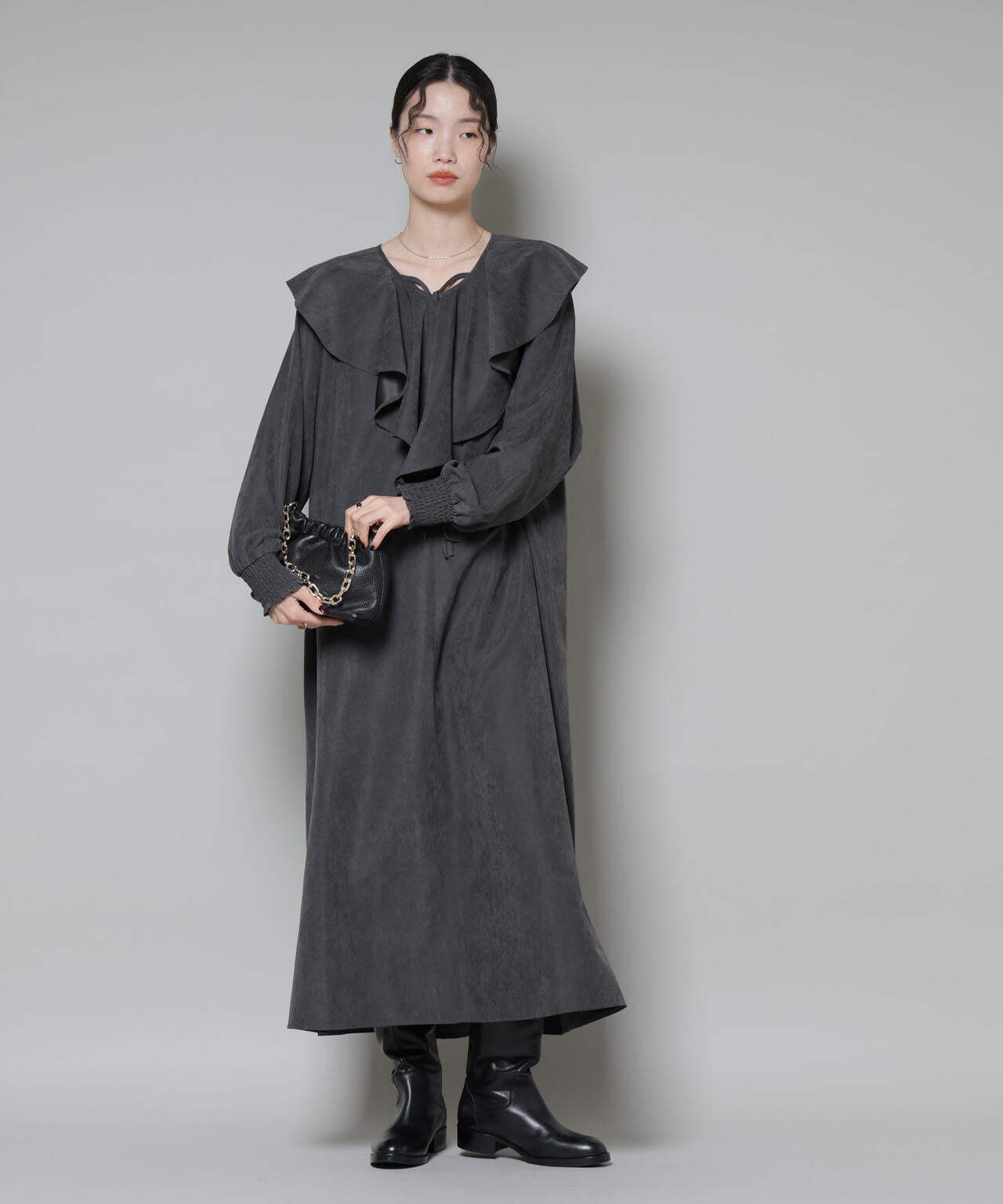 取り外し可能ラッフルカラー付きピーチフレアワンピース