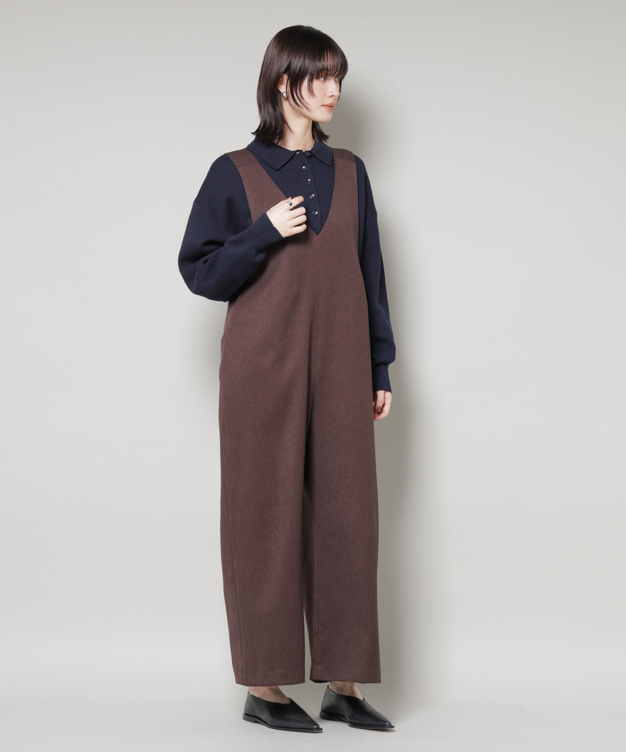 Vネックオールインワン