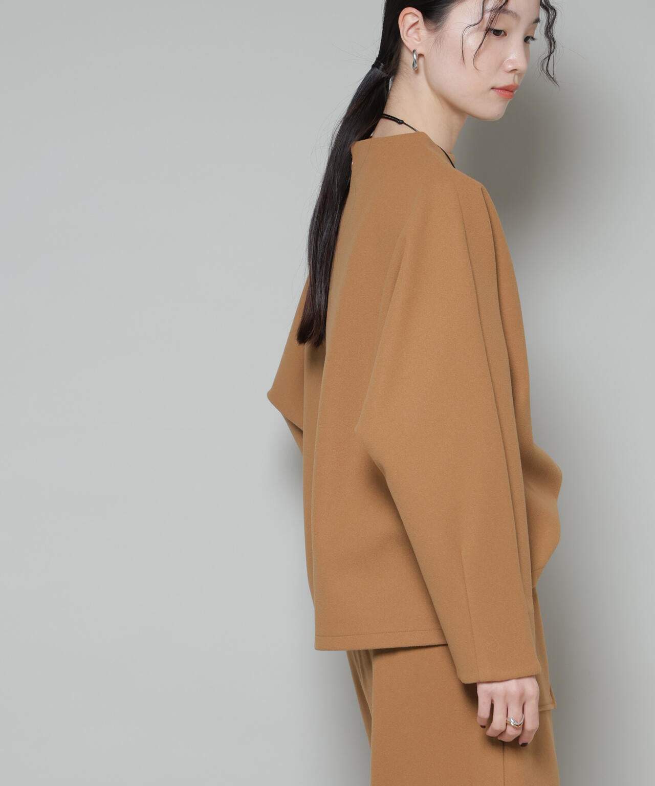 ソフトメルトンジャージータックスリーブモックネックトップス(セットアップ可) 6735220315