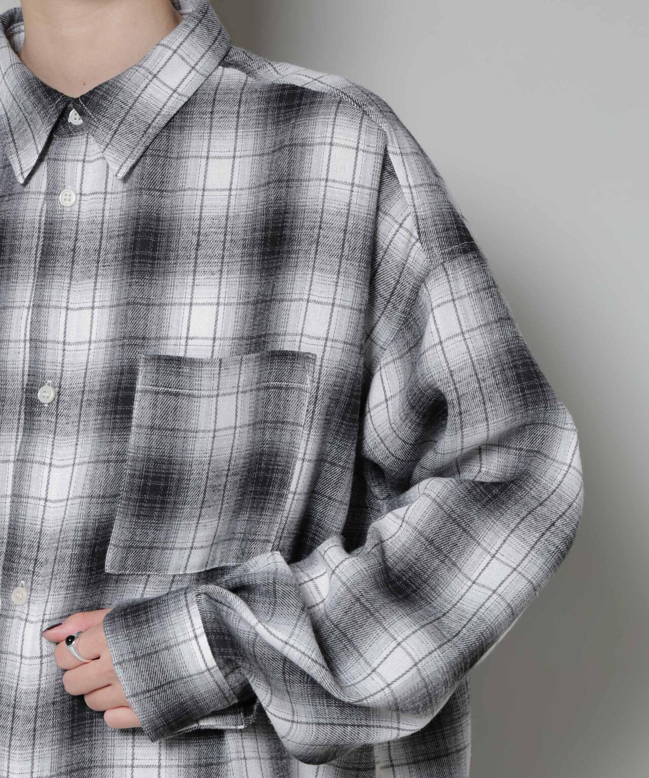 オーバーサイズ チェックシャツ