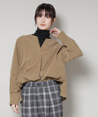 カーキベージュ