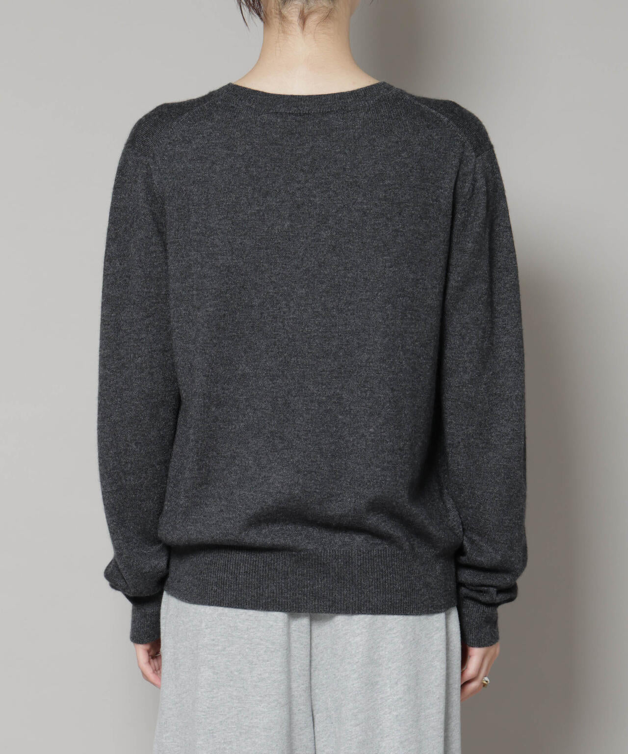 未使用　ピン　カシミヤクルーネックニットプルオーバー ブラック 未使用 ピン カシミヤクルーネックニットプルオーバー ブラック