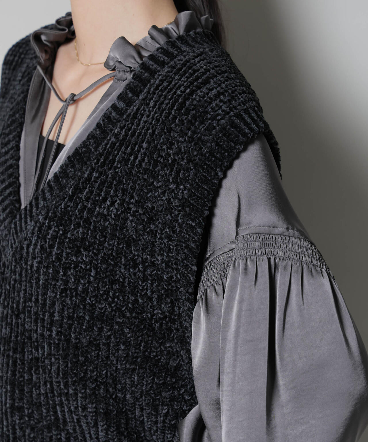 ベロアモール Vネック ニット ベスト