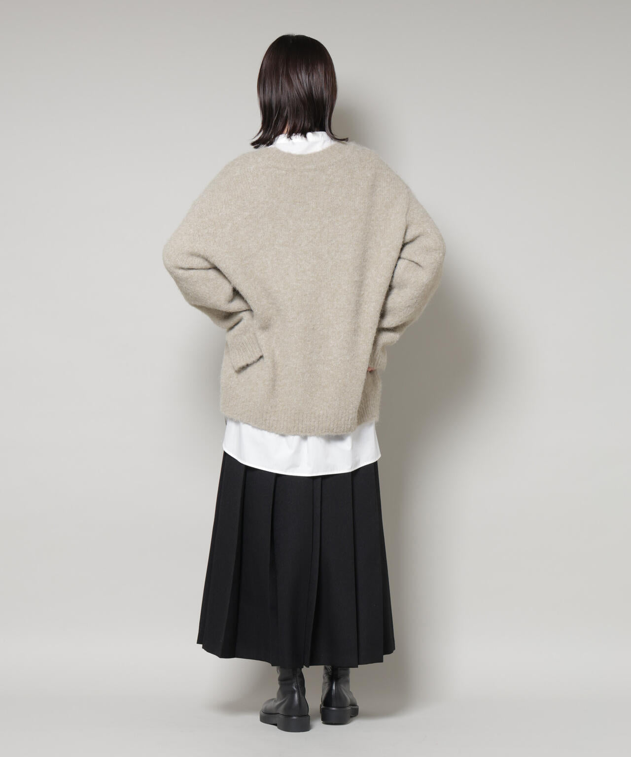 深Vネック オーバー ニット プルオーバー