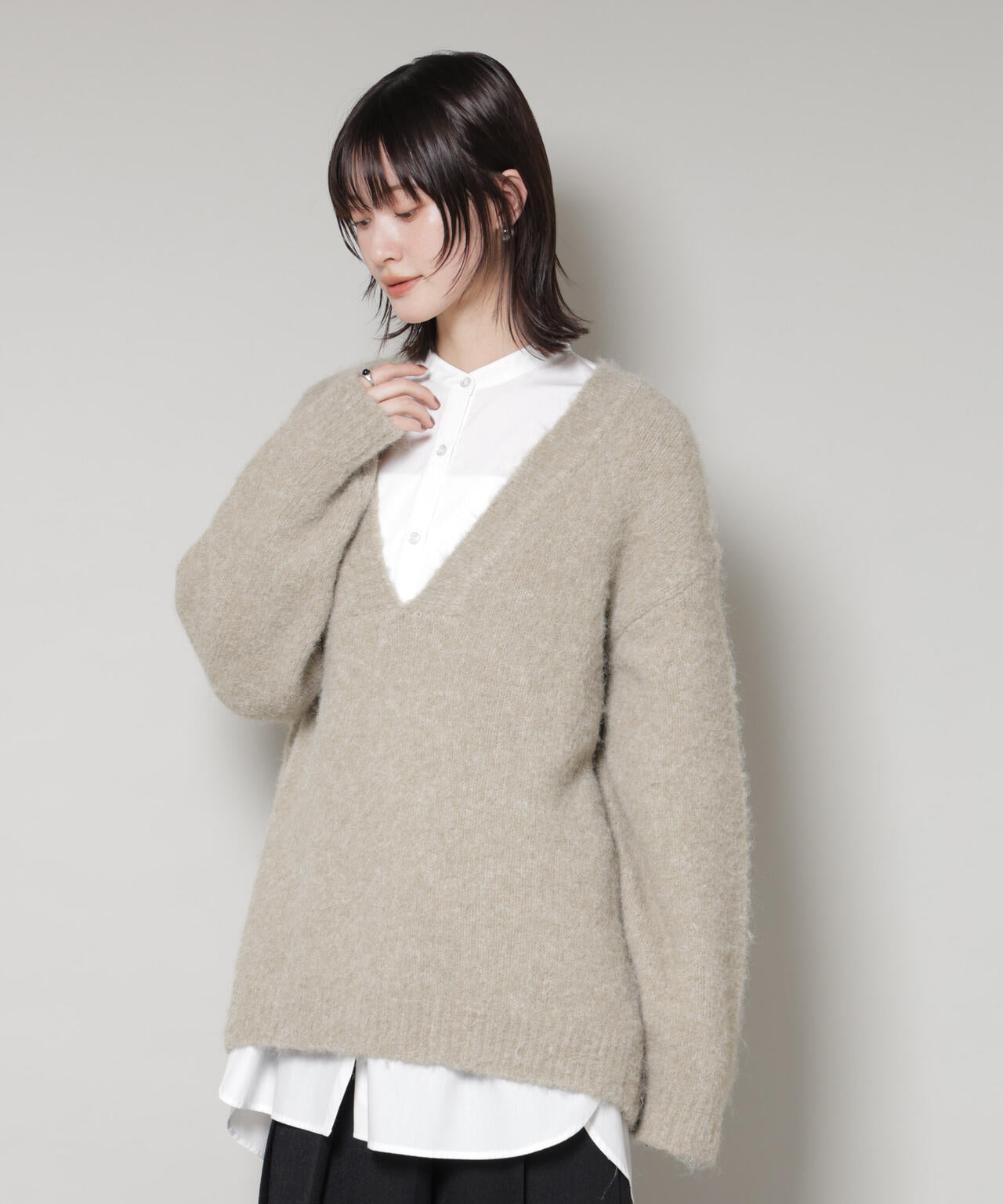 深Vネックオーバーニットプルオーバー