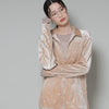 ベージュ