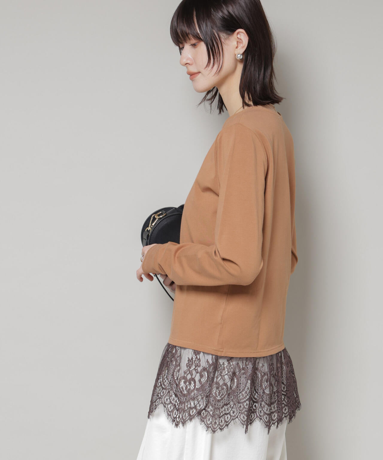 裾レースドッキングロングTシャツ 6735223319