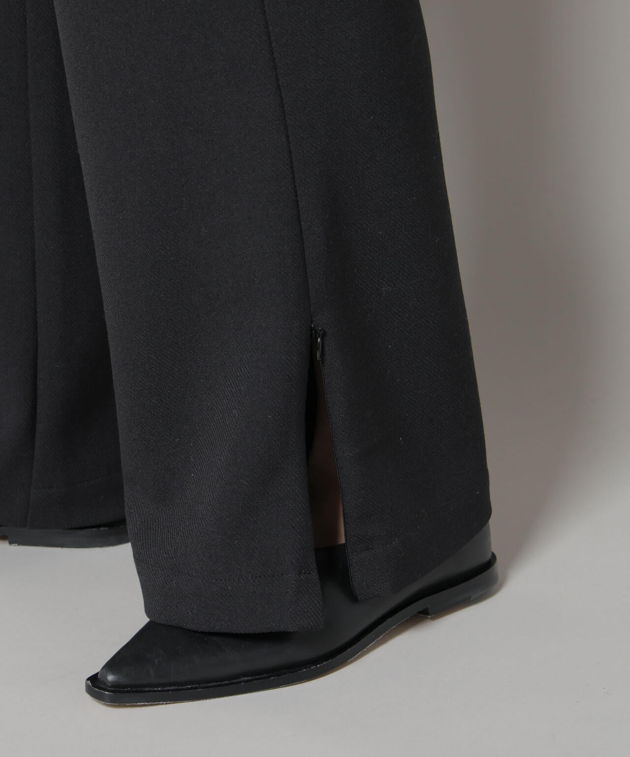 ジップスリット パンツ