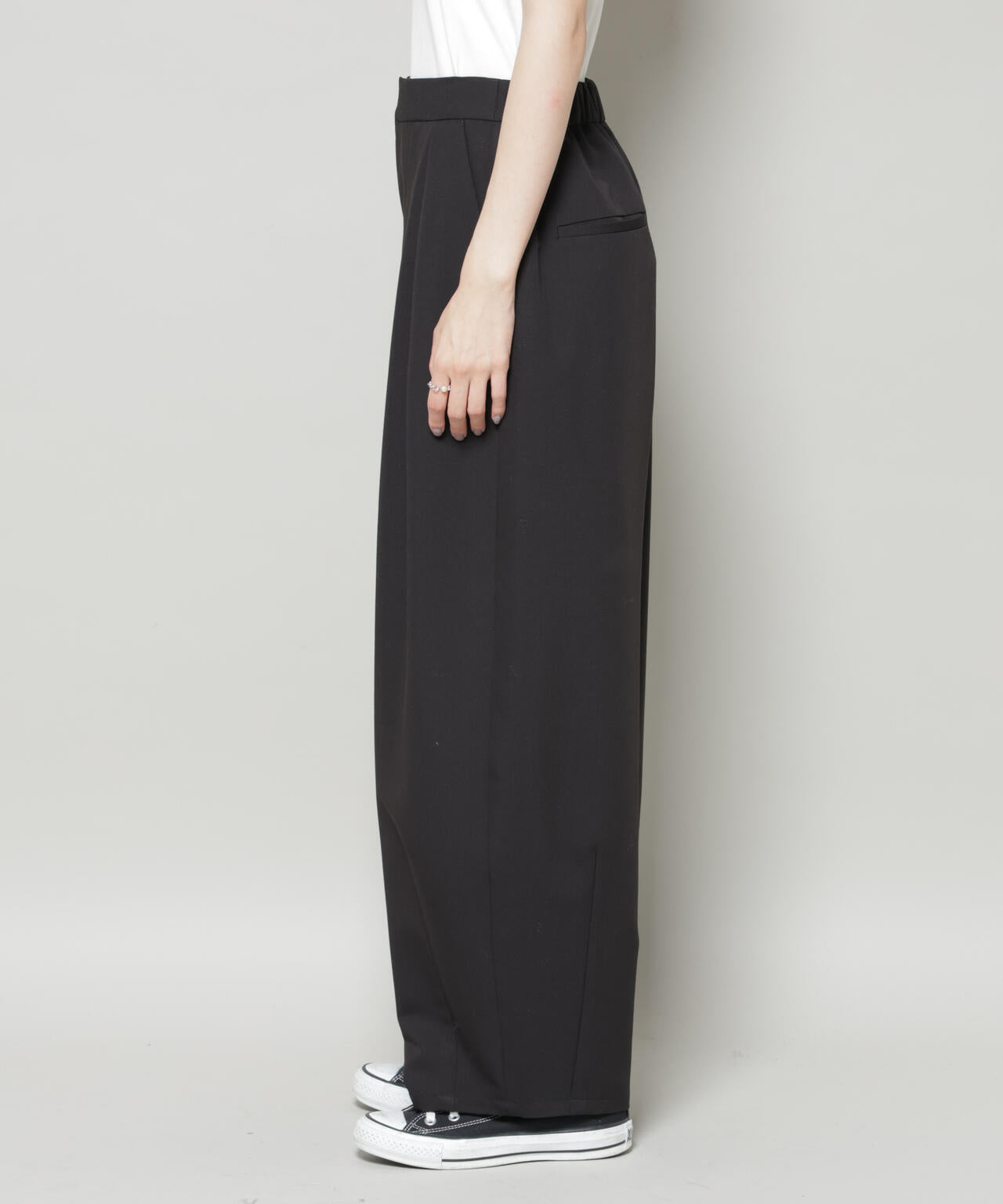 インタック コクーン パンツ