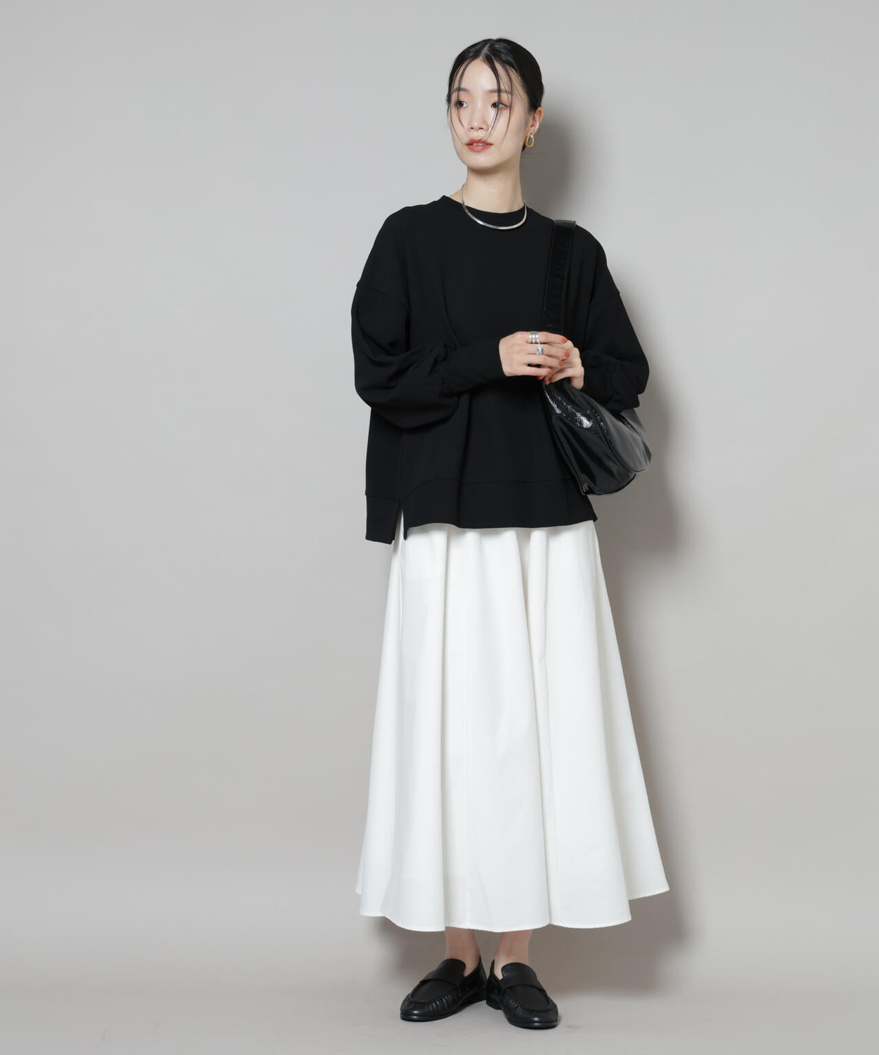 ベルトディテールラウンドショルダーバッグ 6735232301